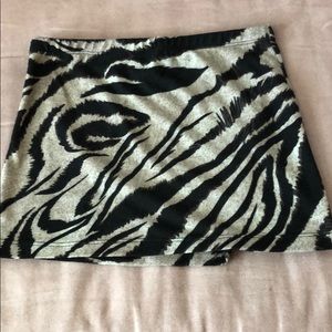 Fleece skirt animal pattern